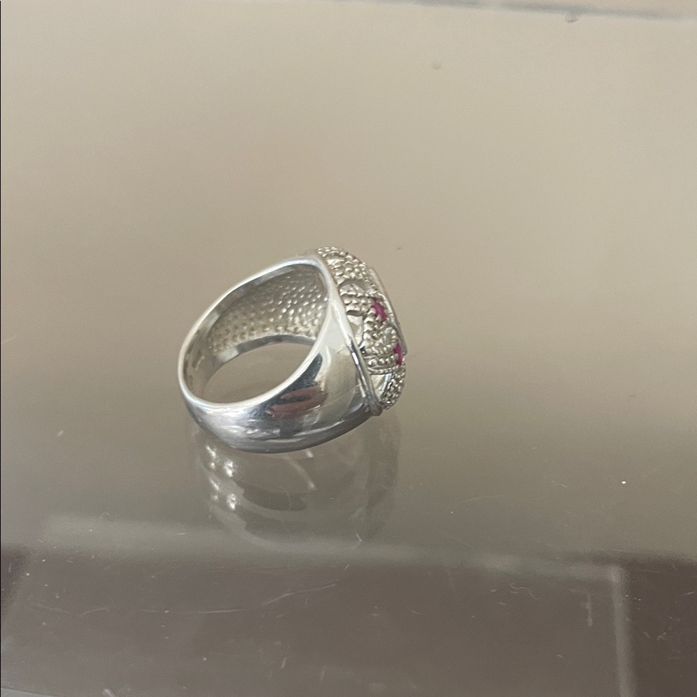 Elegant Silver and Pink Gemstone Ring - Picture 4 of 5